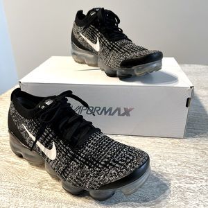 Wmns Air Vapormax Flyknit 3 BLACK/White Size 10 Used Prefect Condition